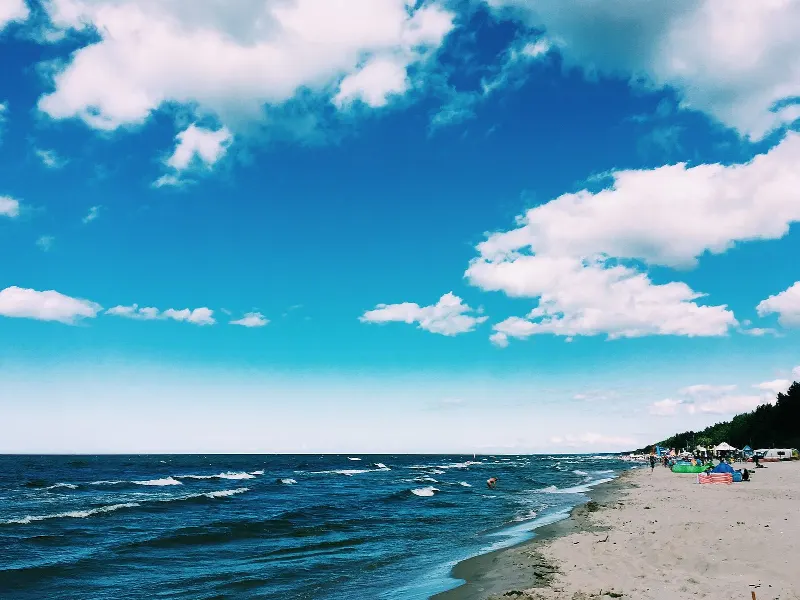 Plaża w nadmorskiej wsi Jantar