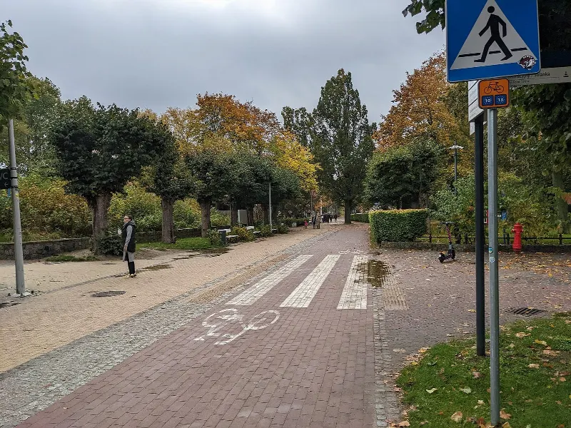Droga rowerowa wzdłuż wybrzeża w Sopocie